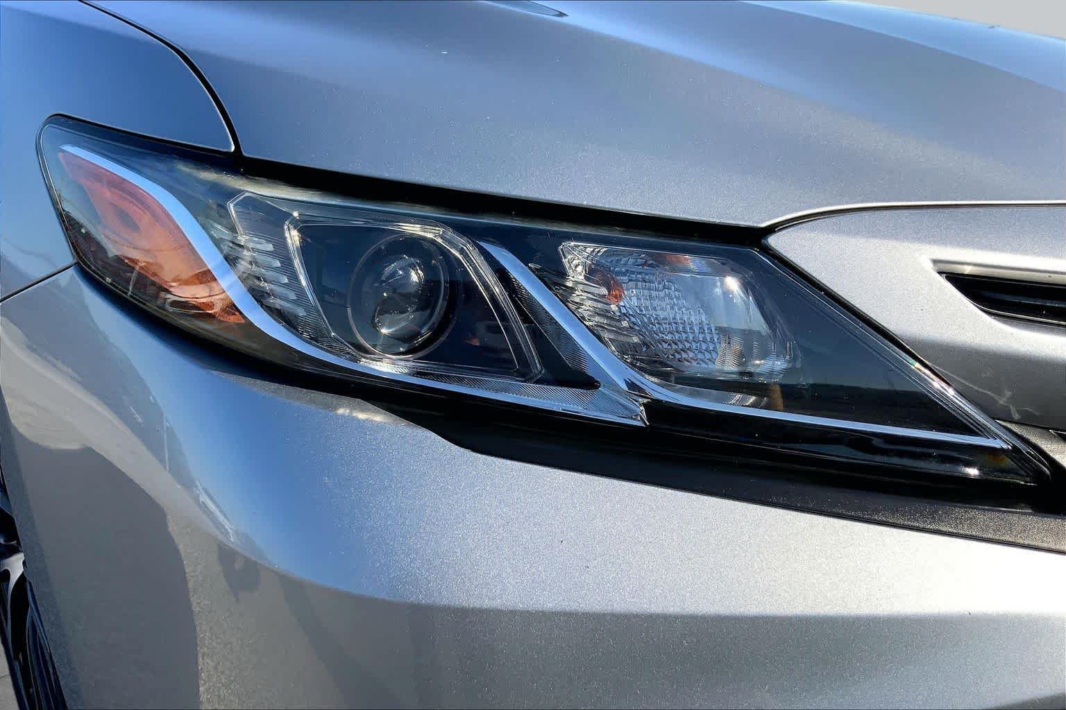 Used 2020 Celestial Silver Metallic Toyota SE image 27