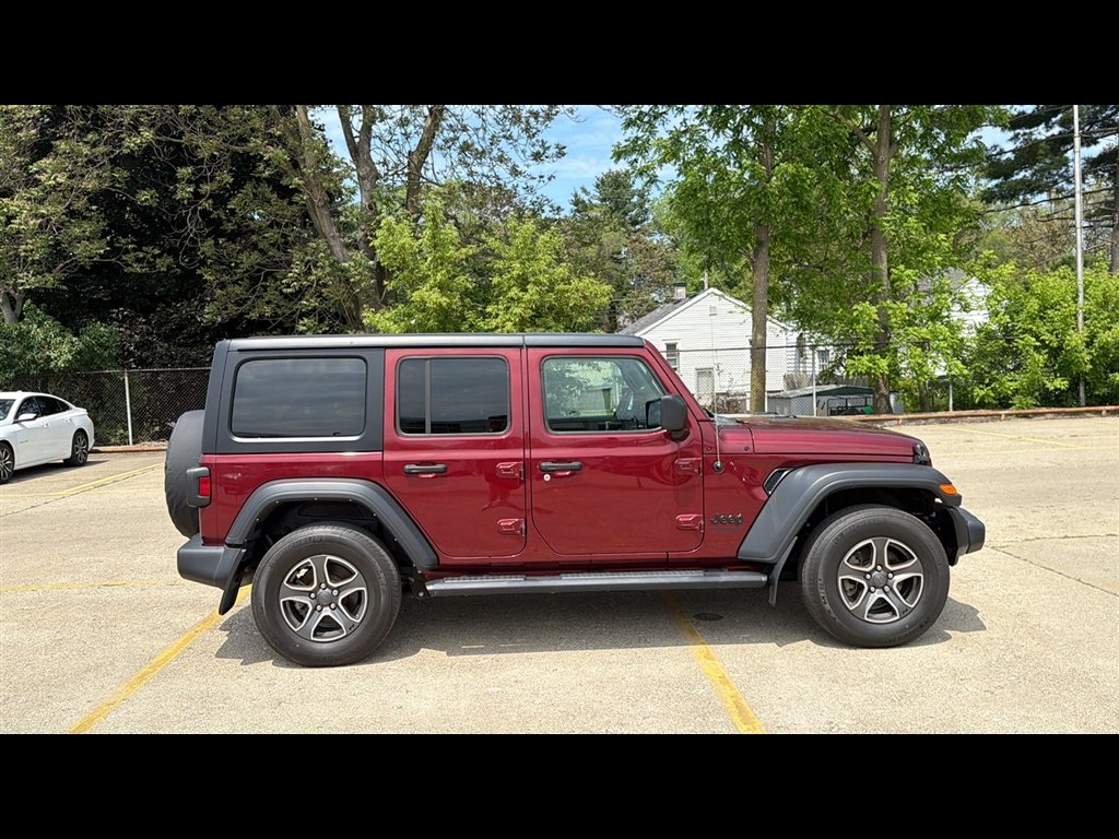 Used 2022  Jeep Unlimited Sport image 6