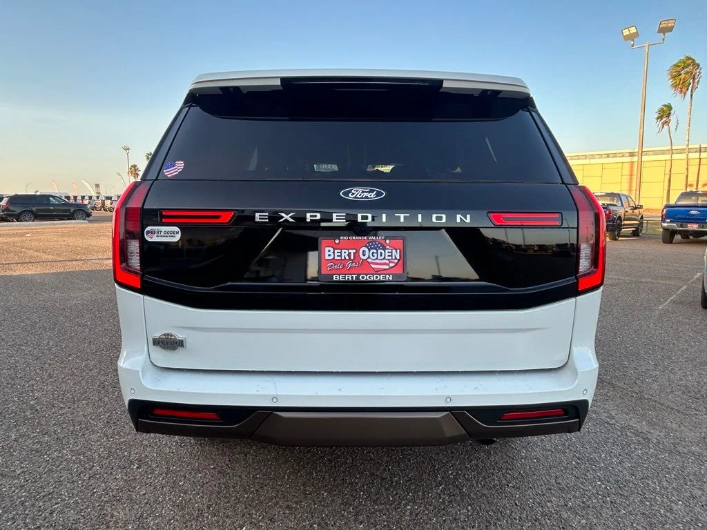 New 2027 Star White Metallic Tri-Coat Ford King Ranch® image 6