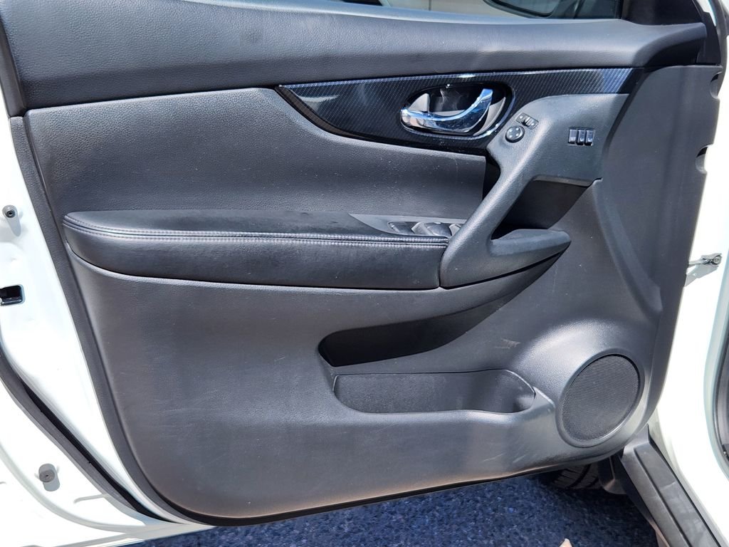Certified Used 2020 White Nissan SL image 20