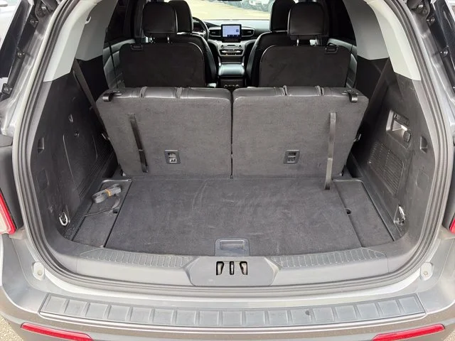 Used 2023 Gray Metallic Ford XLT image 6