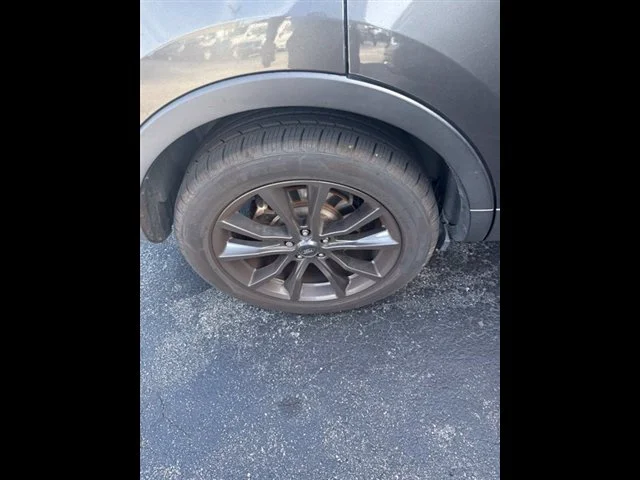 Used 2019 Gray Ford XLT image 17