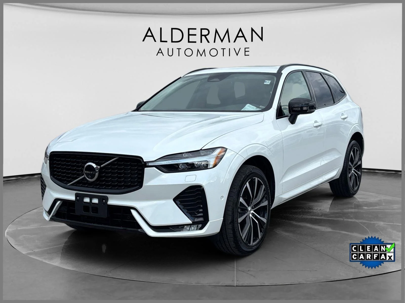 2024 Volvo XC60 B5 Plus Dark Theme AWD's photo