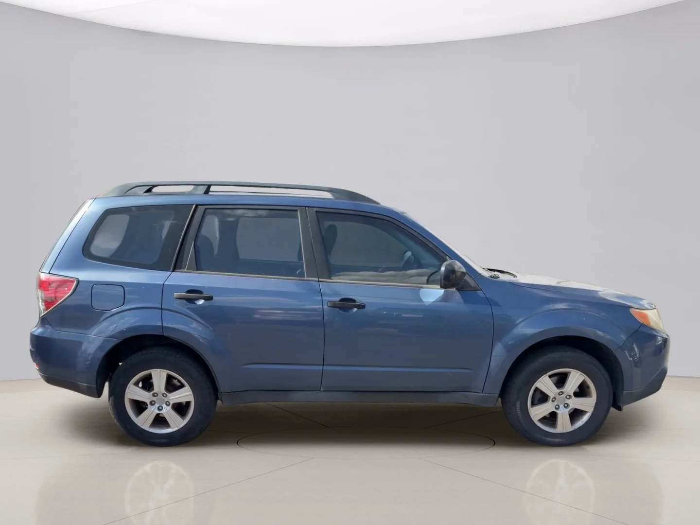 Used 2012 Blue Subaru  image 6