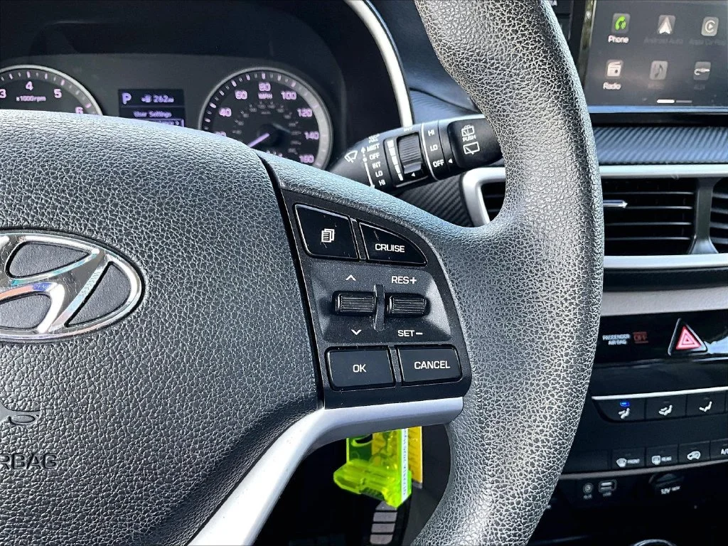 Used 2020 Silver Hyundai SE image 14
