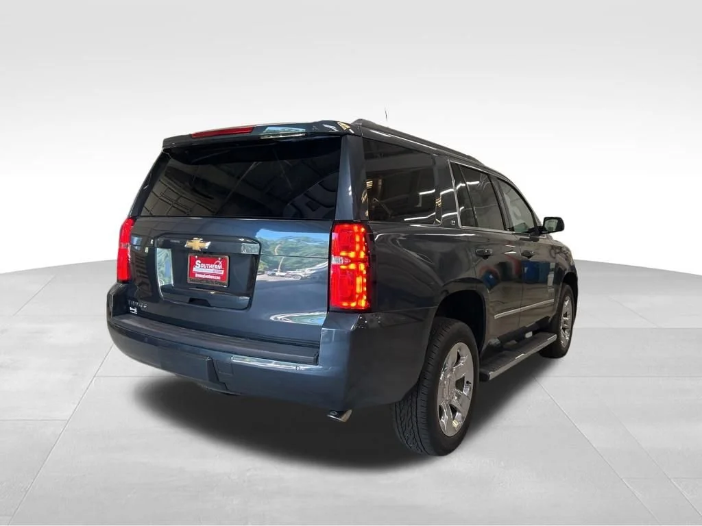 Used 2019 SHADOW GRAY METALLIC Chevrolet LT image 5
