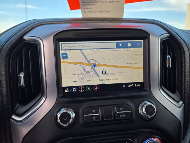 Used 2019 Silver GMC SLT image 16