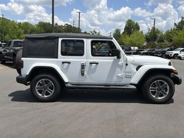 Used 2021 White Jeep Unlimited Sahara image 13