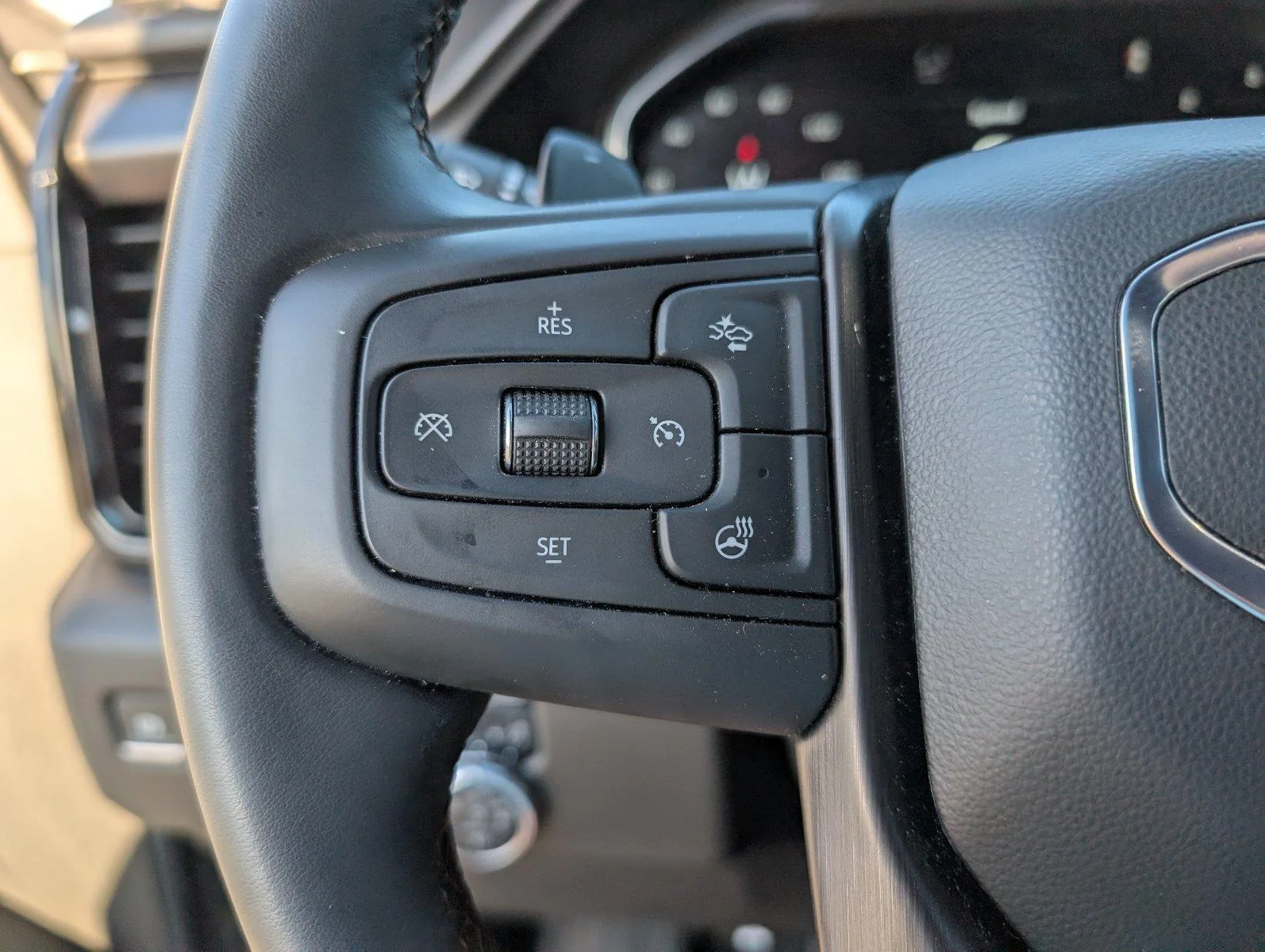 Used 2025 Sterling Metallic GMC AT4 image 29