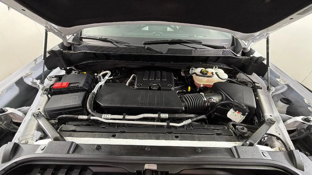 Used 2024 Summit White Chevrolet Custom image 37