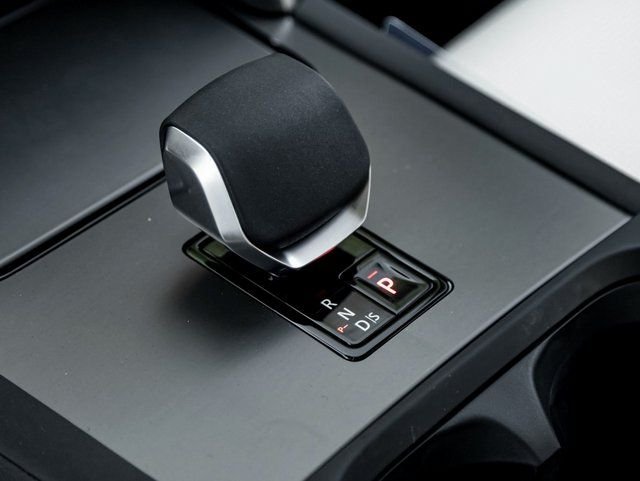 New 2025 Fuji White Land Rover S image 19