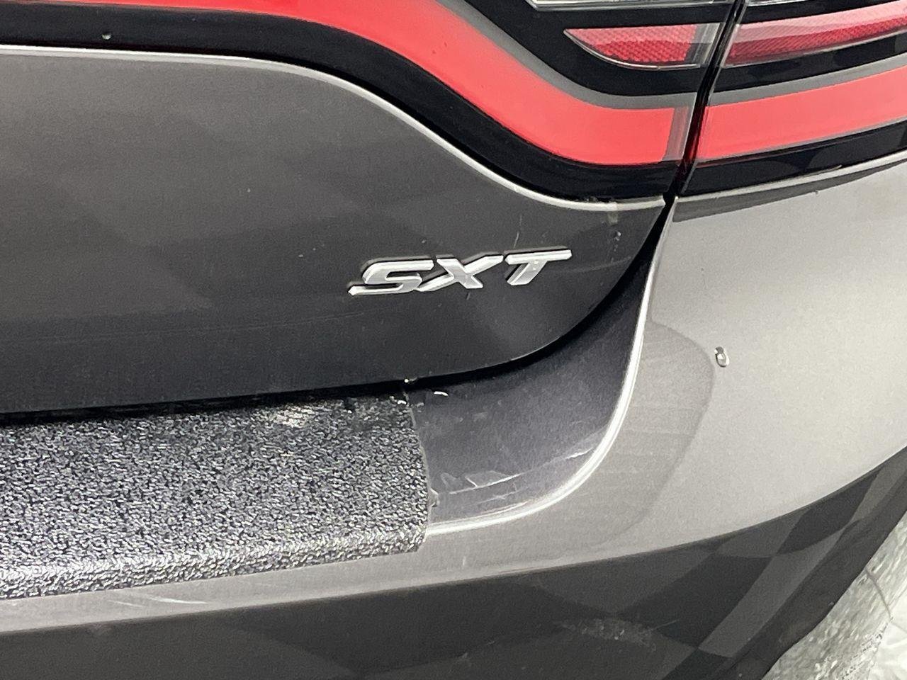 Used 2017 Granite Pearlcoat Dodge SXT image 26