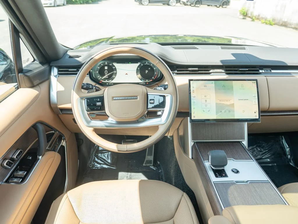 Certified Used 2026  Land Rover SE image 13