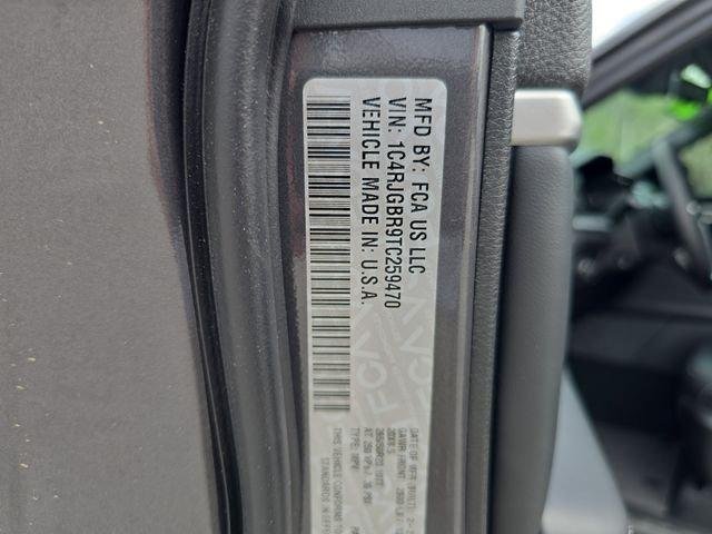 New 2026 Baltic Gray Metallic Clear-Coat Exterior Paint Jeep Limited image 29