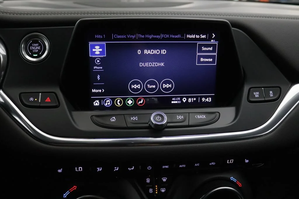 Used 2022 Summit White Chevrolet 2LT image 25