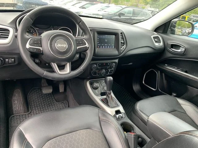 Used 2018 Black Jeep Latitude image 18