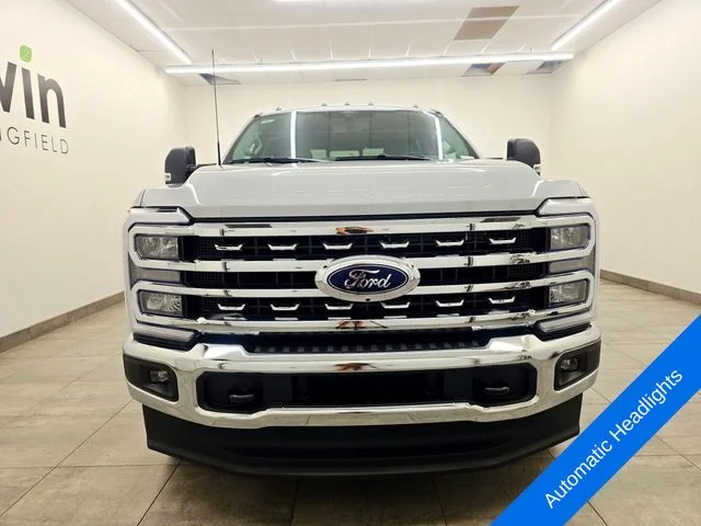 New 2026 Avalanche Ford F-350® XLT image 8