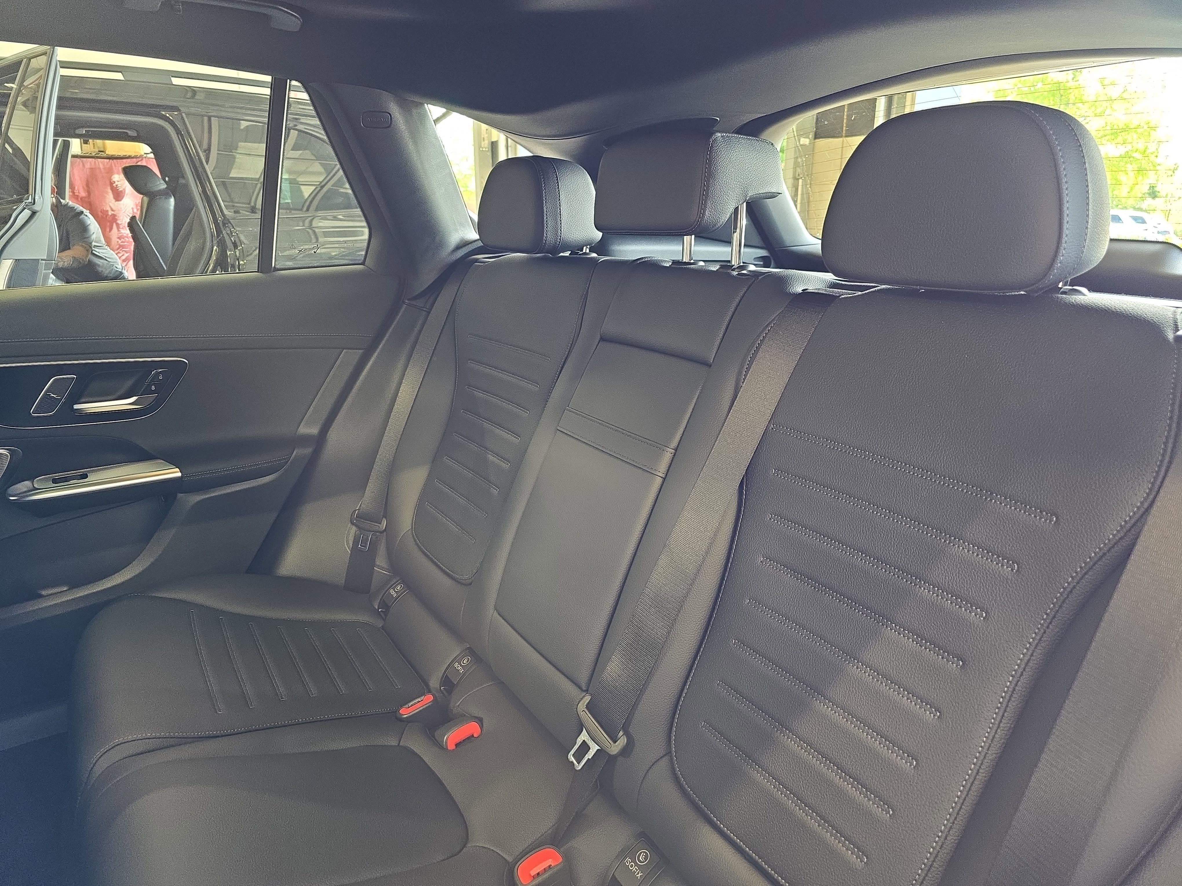 New 2026 Graphite Grey Metallic Mercedes-Benz GLC300 image 15