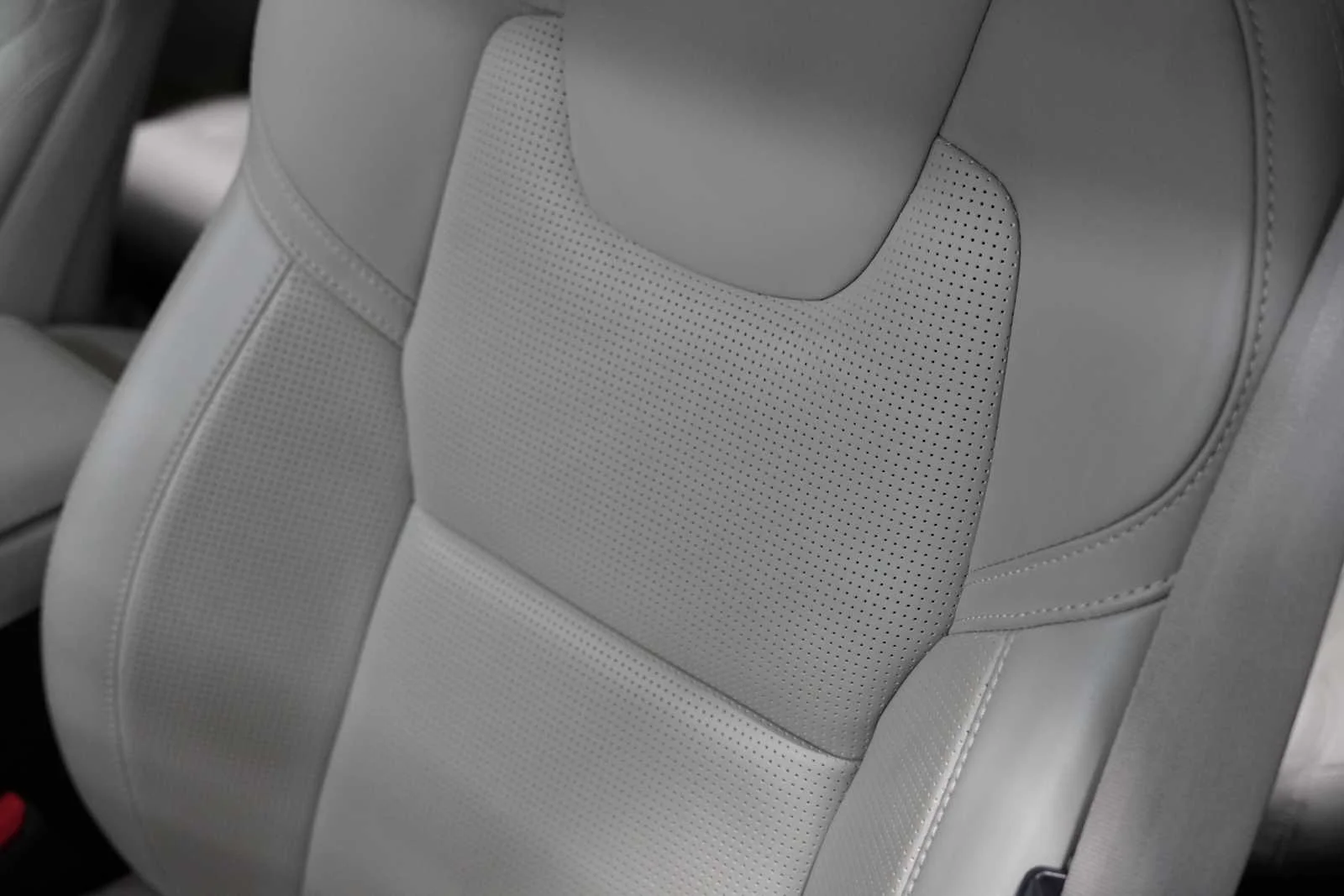 Used 2022 BLACK Volvo Inscription image 16