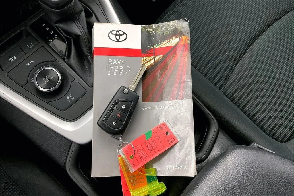 Certified Used 2021 Silver Toyota LE image 15