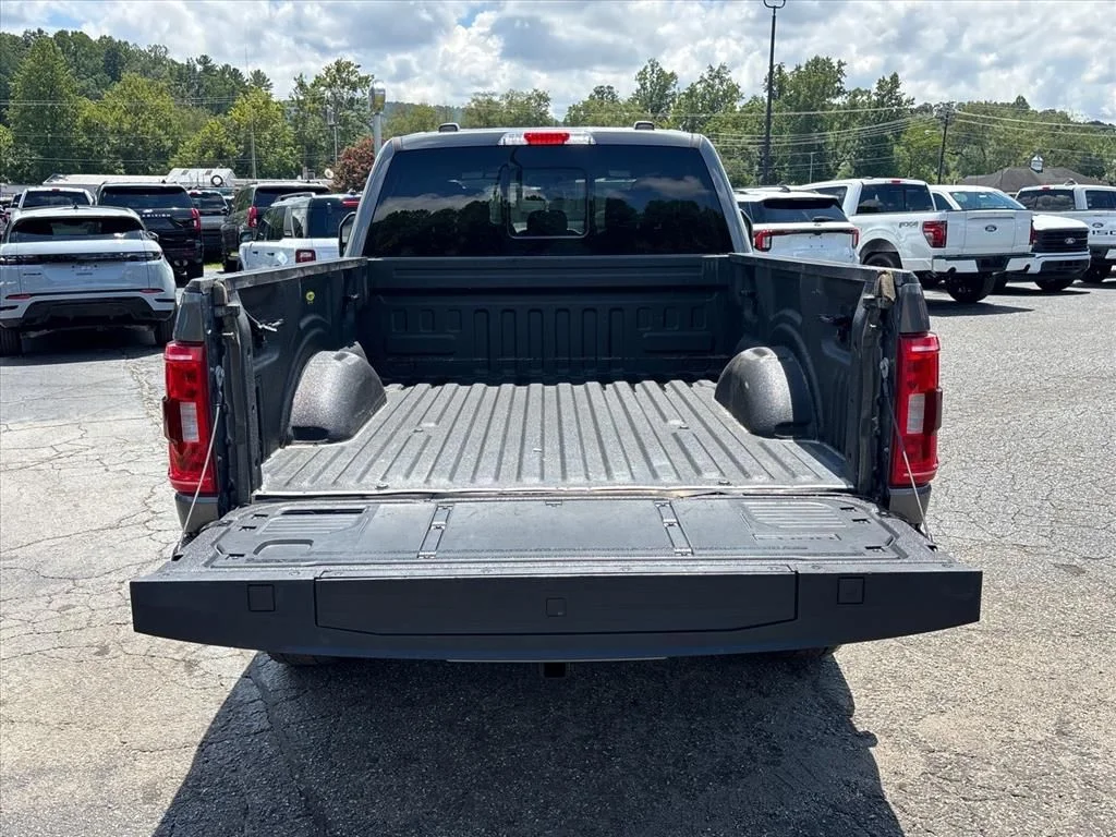 Used 2023 Gray Ford XLT image 7