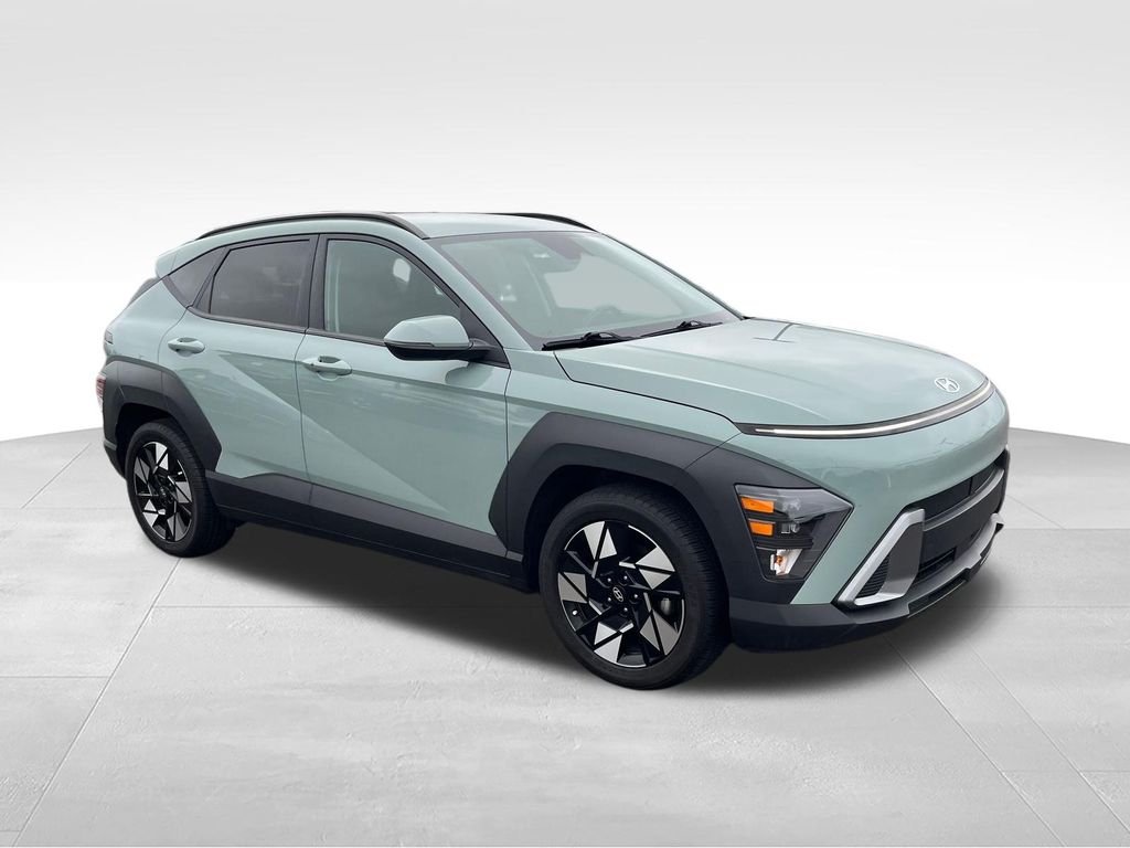 Used 2025 Green Hyundai SEL image 8