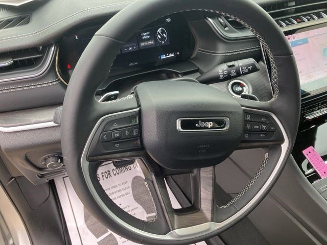 Used 2025 Silver Zynith Jeep Limited image 14