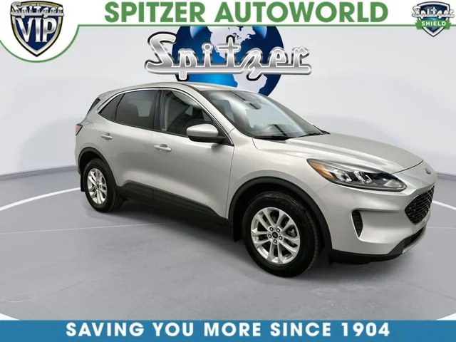 Used 2020 Silver Ford SE image 2