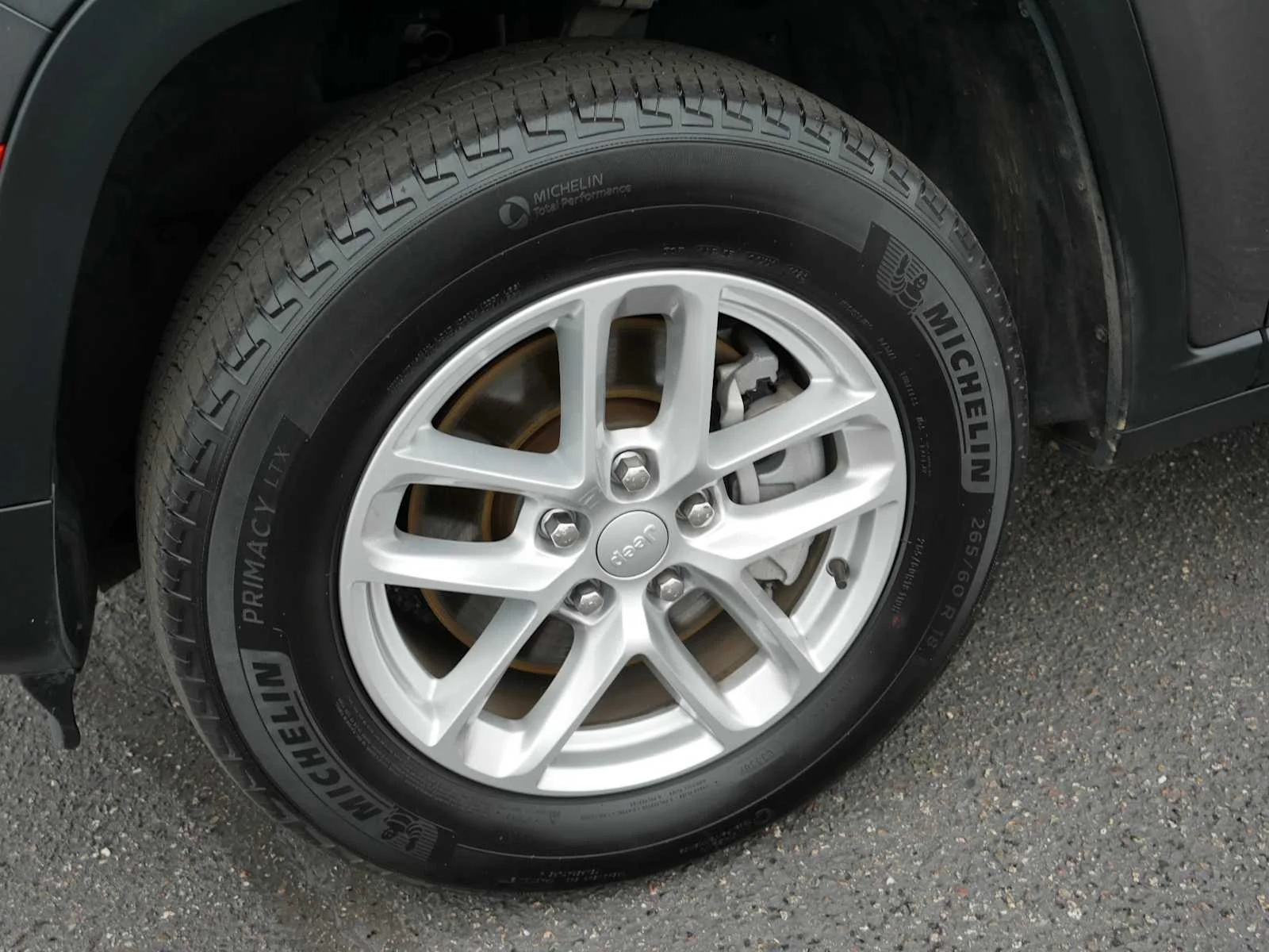 Used 2023 Baltic Gray Metallic Clearcoat Jeep Laredo image 10