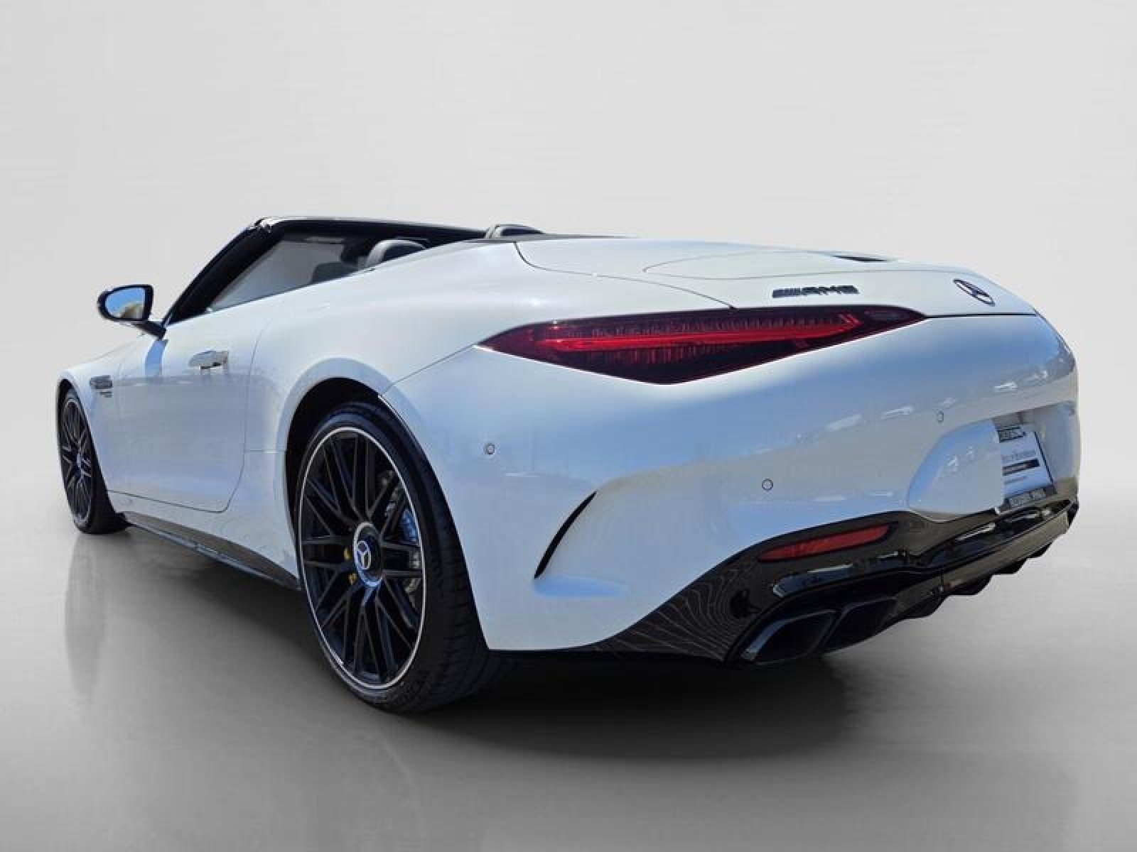 Certified Used 2022 MANUFAKTUR Moonlight White Metallic Mercedes-Benz AMG® SL 55 image 3