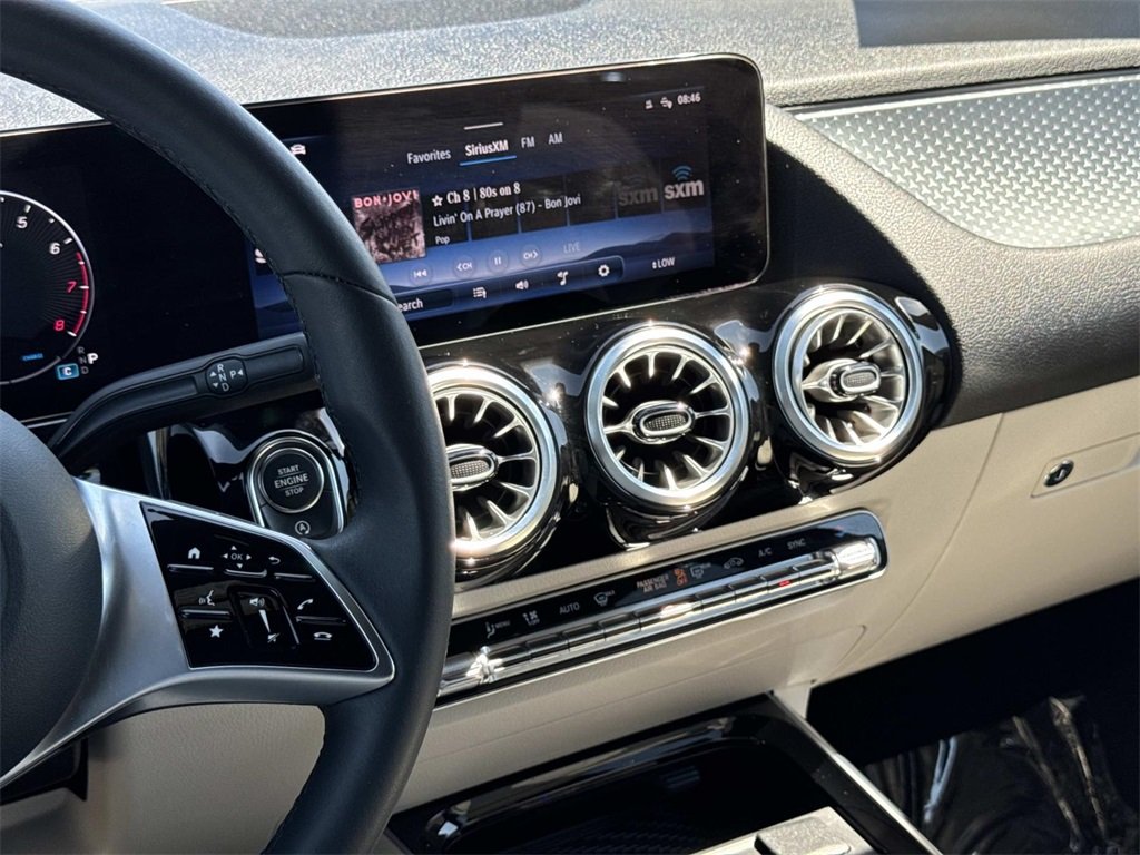 2025 Mercedes Benz GLA 250 photo 4