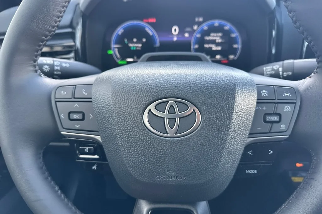 New 2026 Wind Chill Pearl Toyota XLE image 20