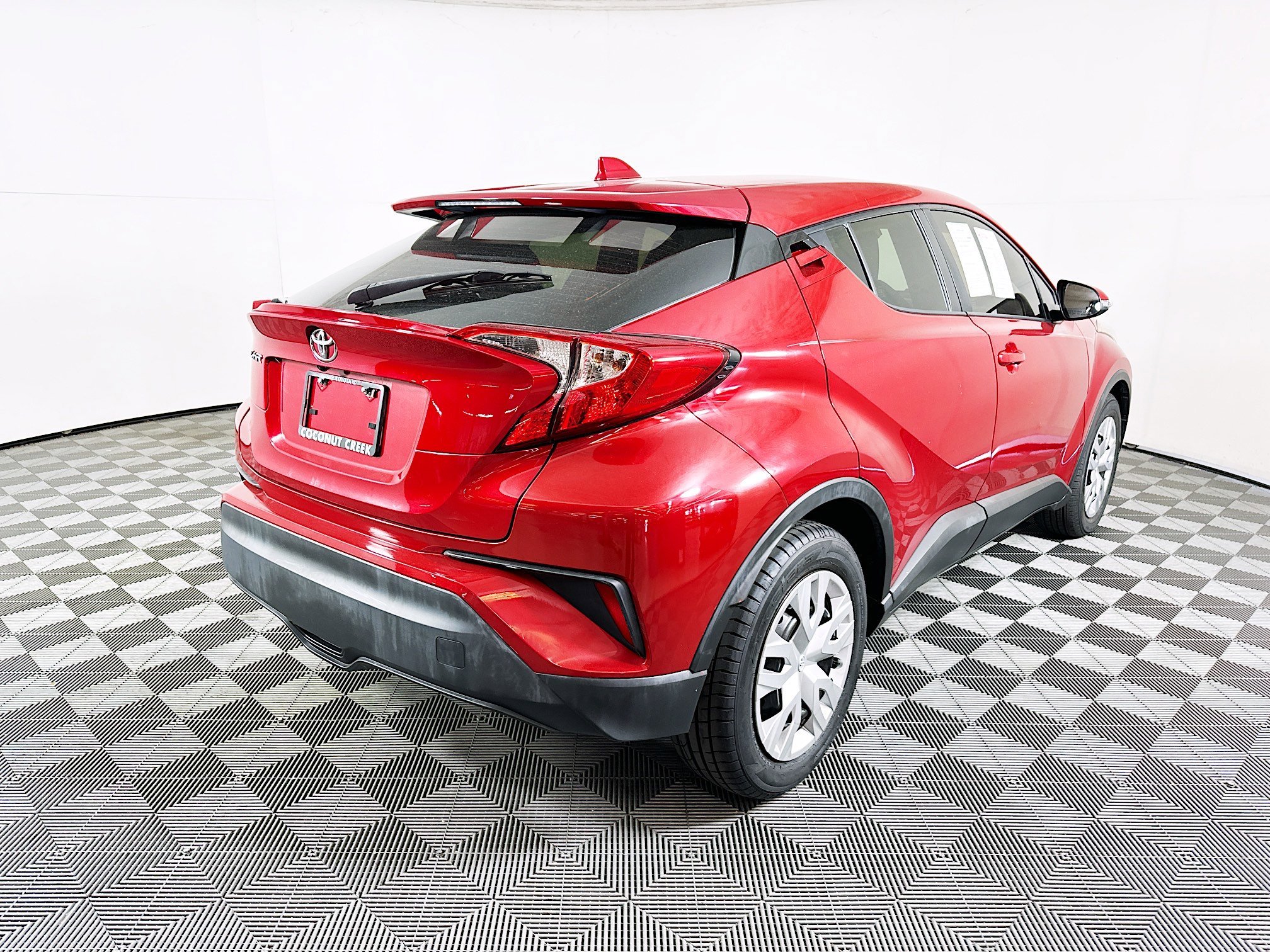 2020 Toyota C-HR thumbnail 5
