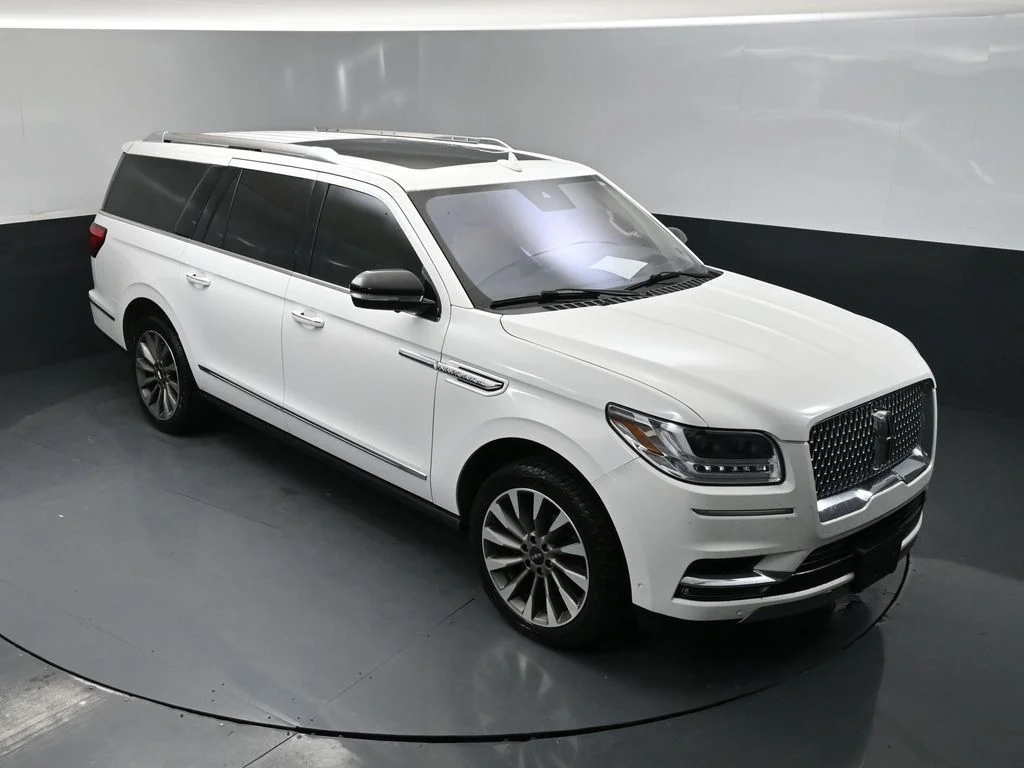 Used 2020 White Lincoln Reserve image 13