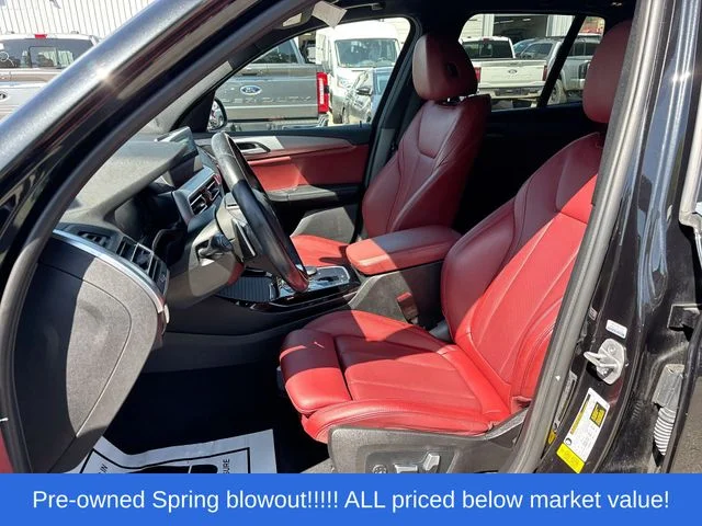 Used 2022 Black BMW sDrive30i image 17