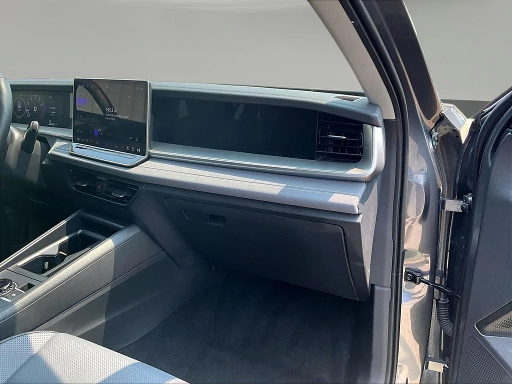2026 Volkswagen Tiguan SE - Photo 30