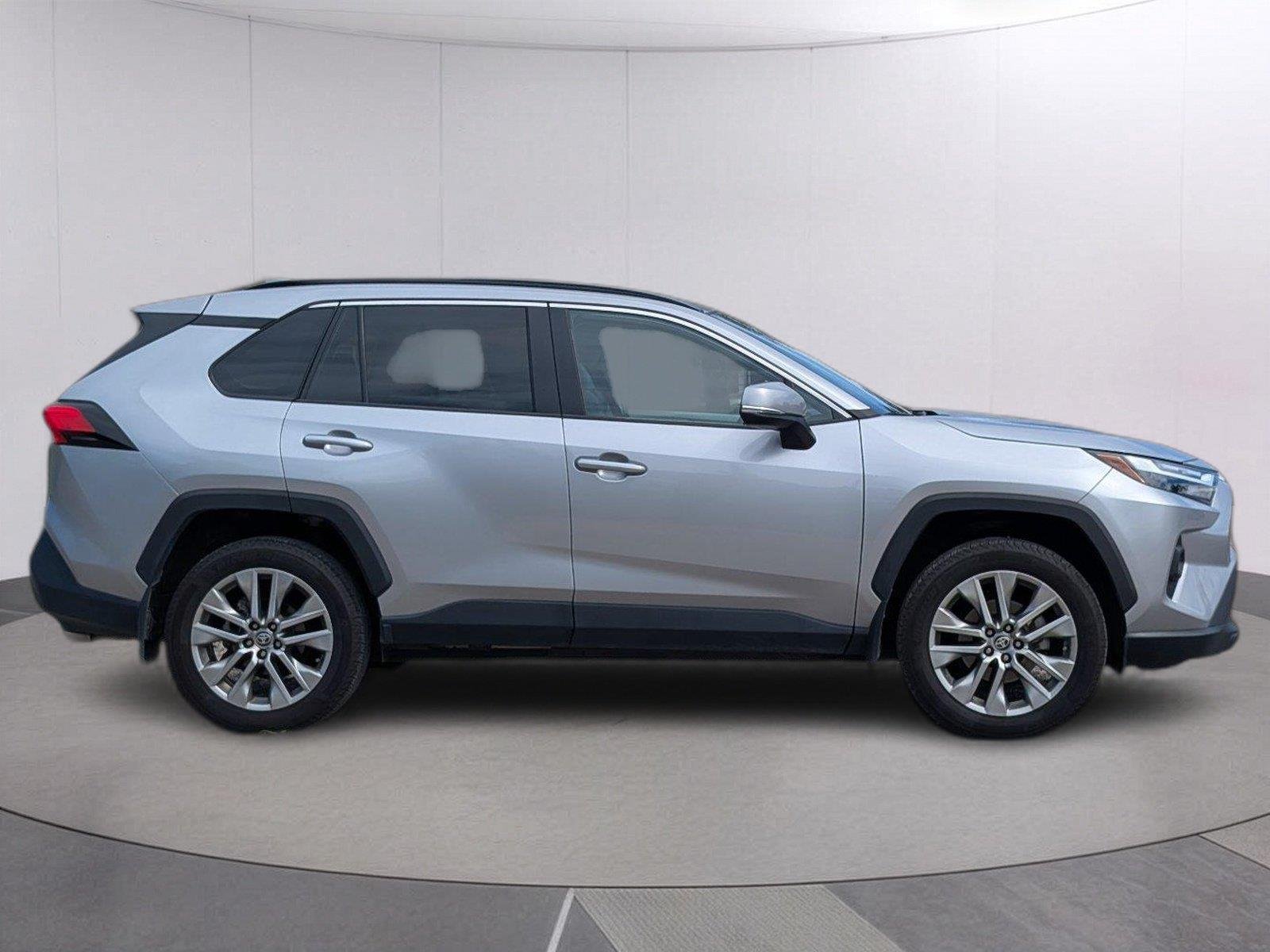 Used 2024 Silver Sky Metallic Toyota XLE Premium image 8