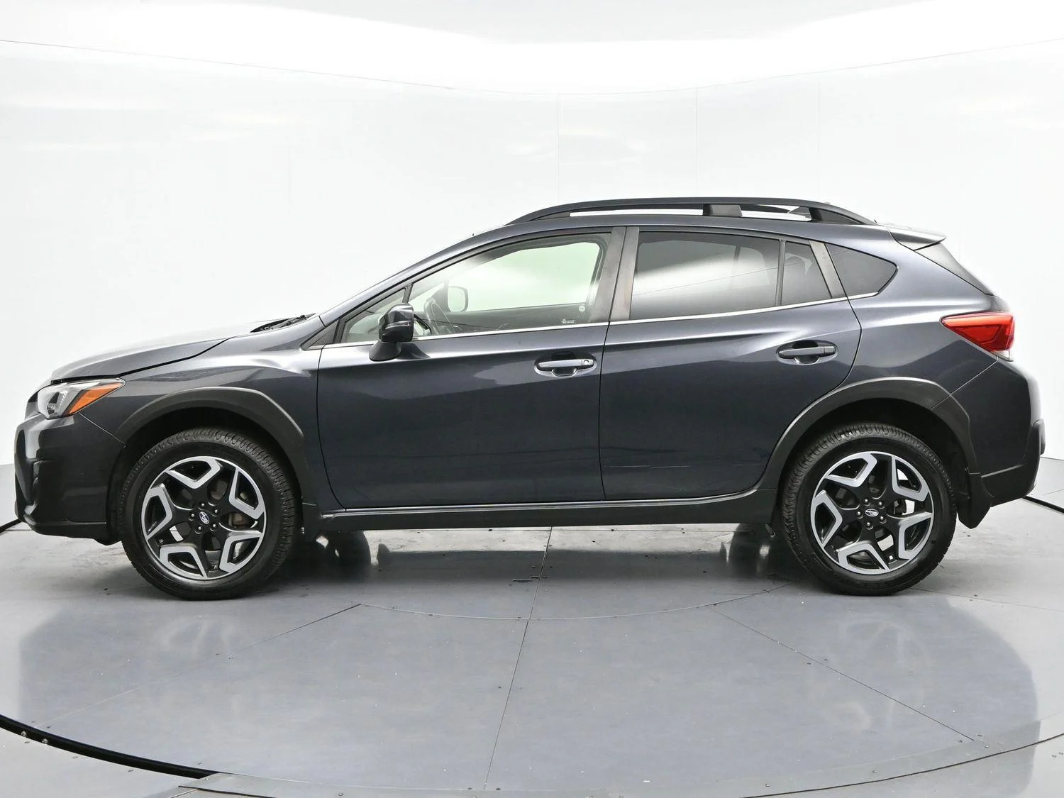 Used 2019 Dark Gray Metallic Subaru Limited image 4