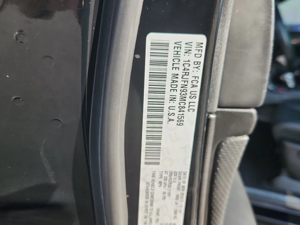 Used 2021 Black Jeep Trackhawk image 19