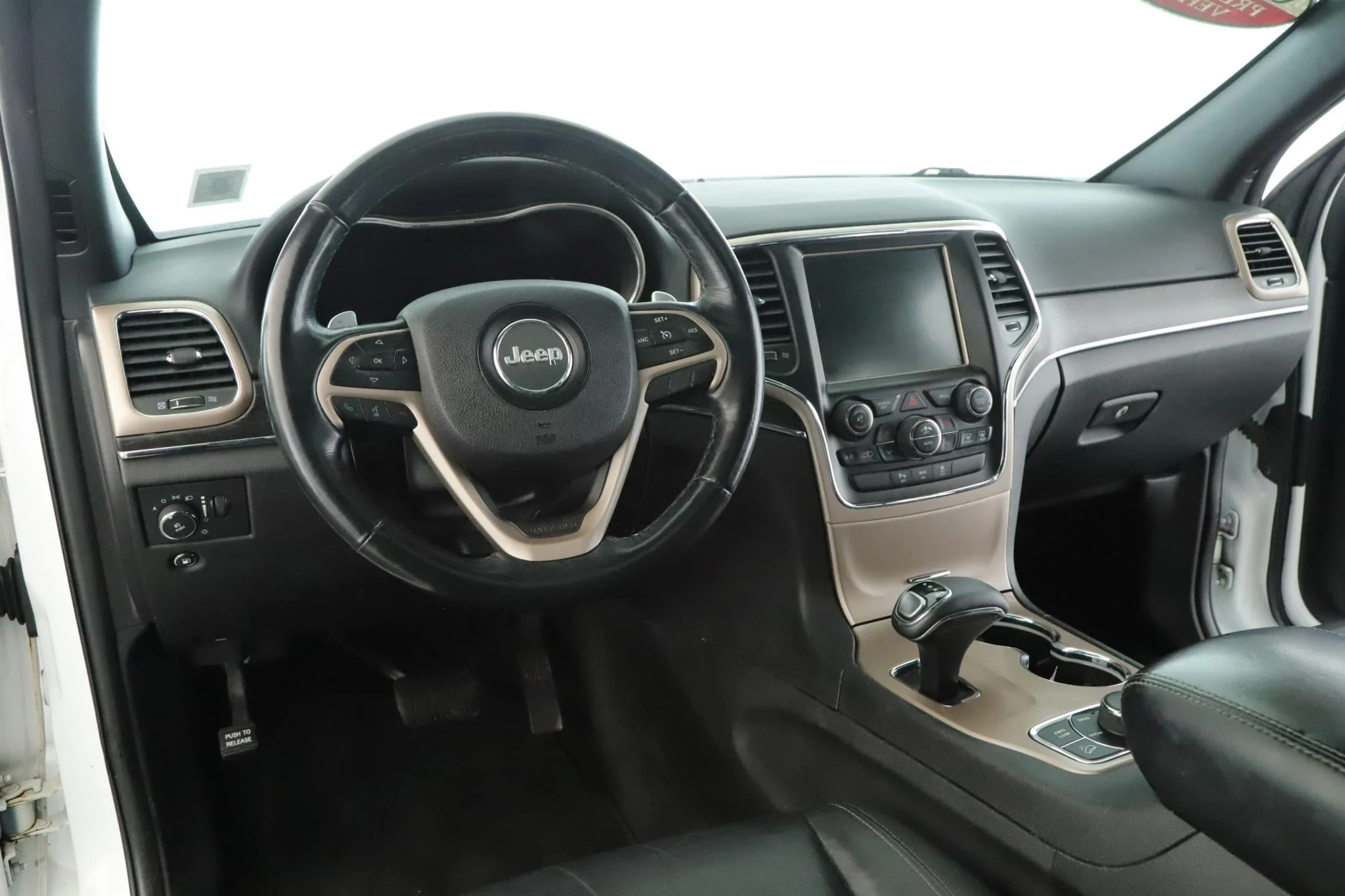 Used 2015 Jeep Grand Cherokee Limited with VIN 1C4RJFBG2FC102909 for sale in Amityville, NY