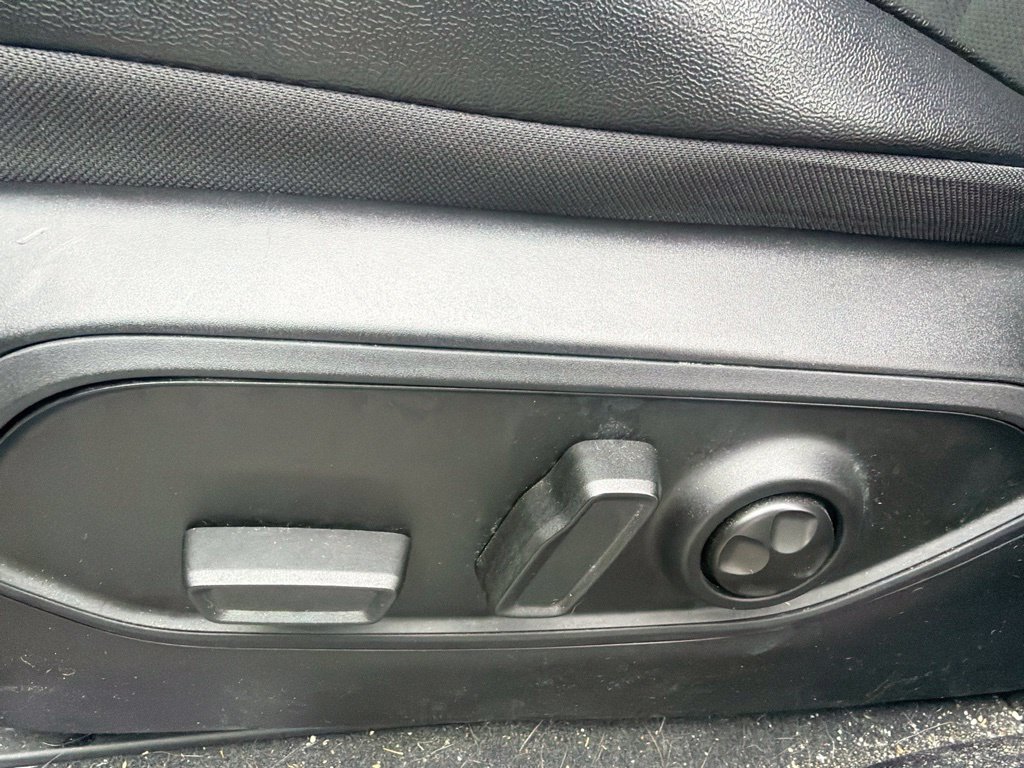 Used 2024 White Jeep Altitude image 15