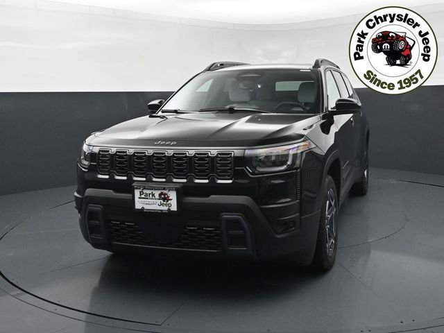 New 2026 Diamond Black Crystal Pearl-Coat Exterior Paint Jeep Limited image 2