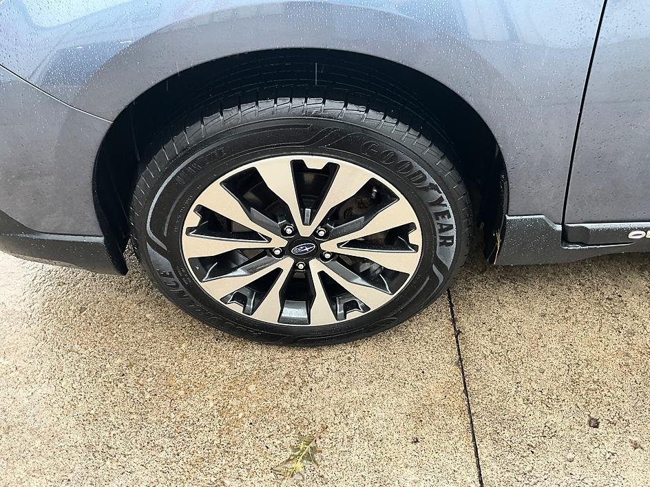 Used 2017 Blue Subaru 2.5i image 11