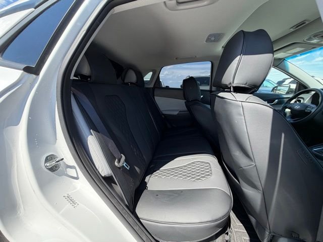 Used 2023 White Hyundai SEL image 15