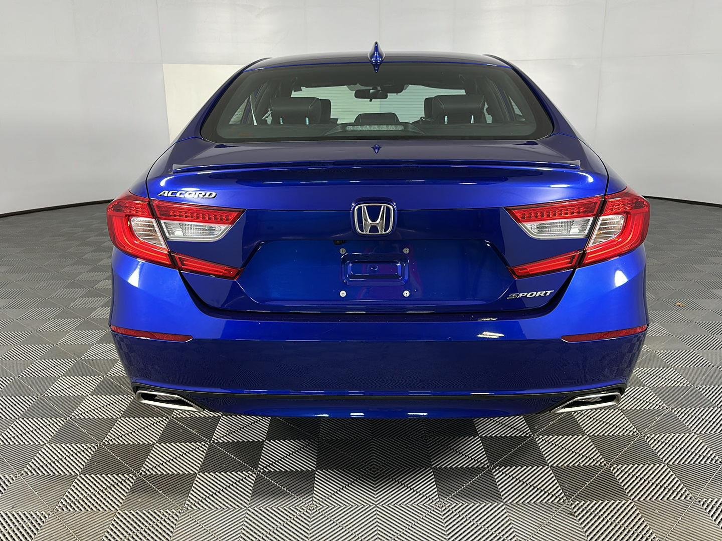 Used 2019 Still Night Pearl Honda Sport image 18