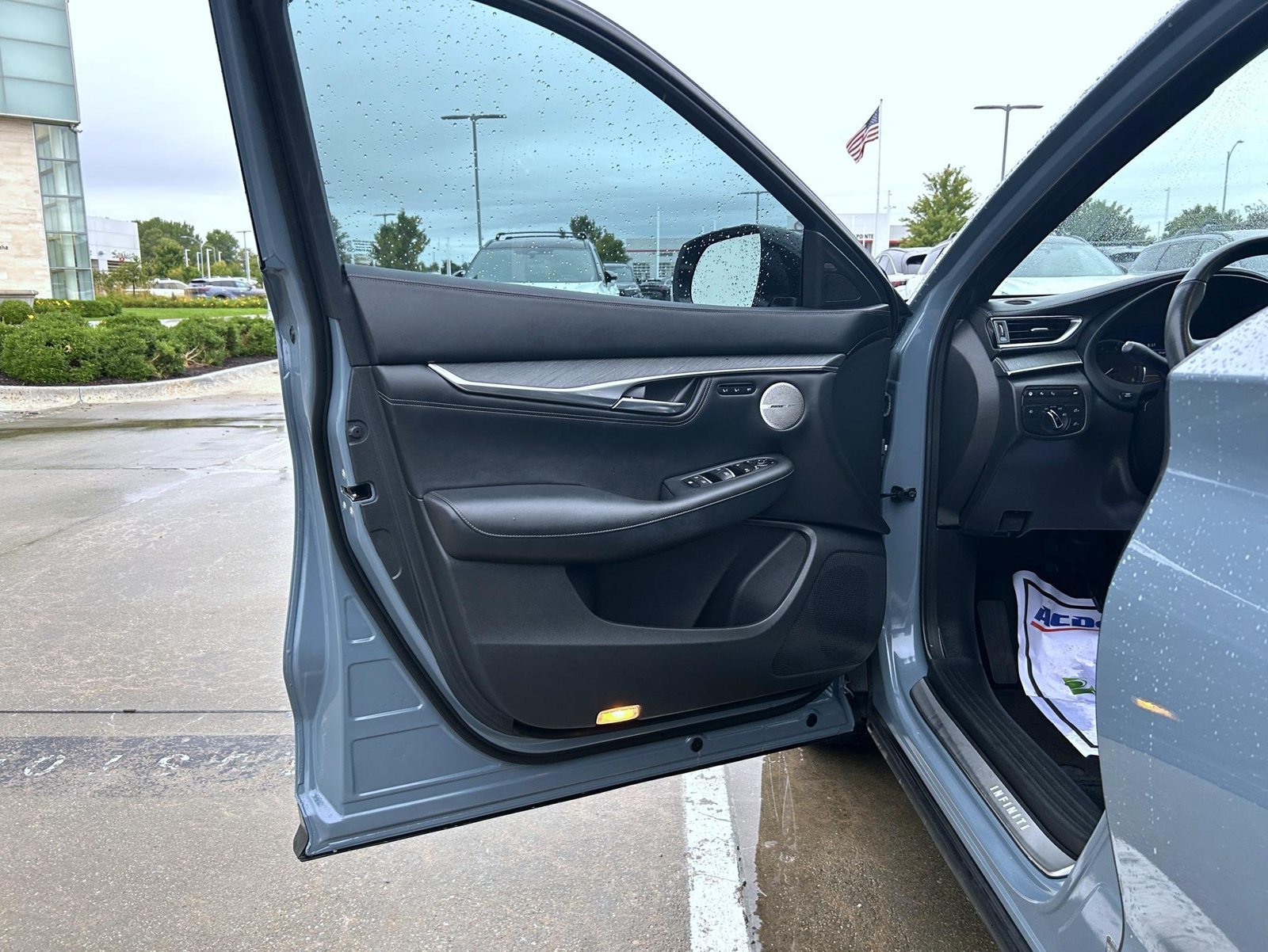 Used 2023 Gray INFINITI SENSORY image 9