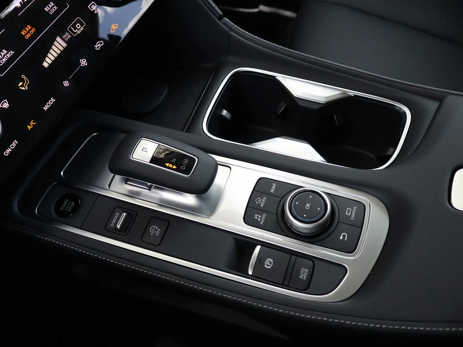 New 2027 MINERAL BLACK INFINITI Luxe FWD image 18