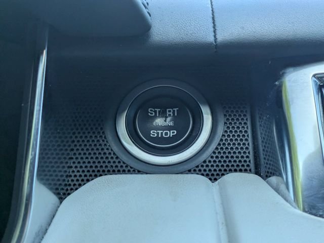 Used 2020 Madagascar Orange Metallic Land Rover SVR image 35