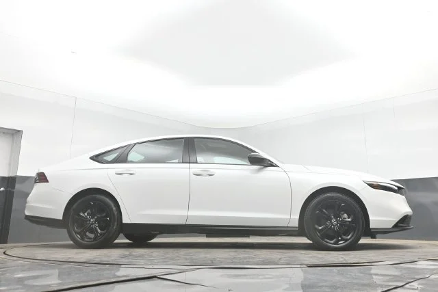 2025 Honda Accord SE - Photo 102