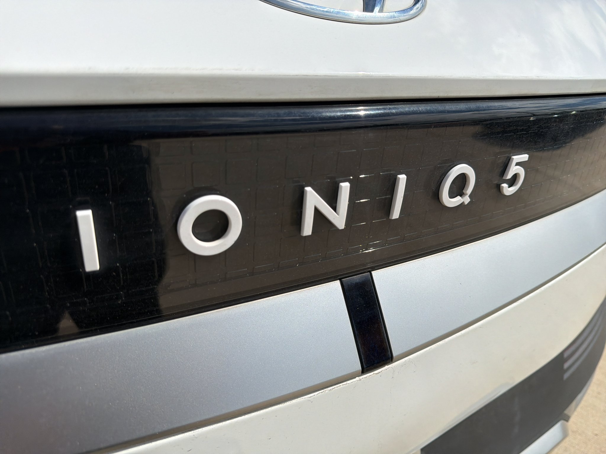 Certified Used 2024 Atlas White Hyundai SEL image 28